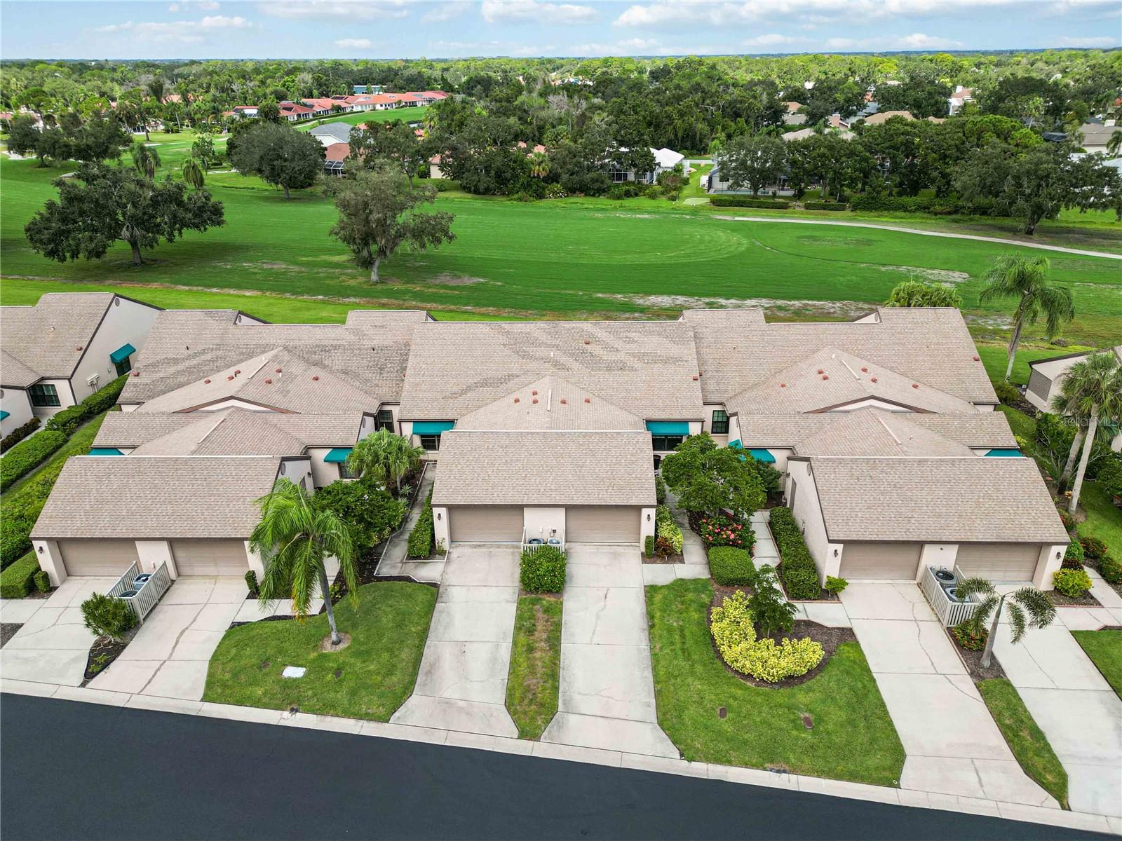 Image 32 of 60 For 6085 Clubside Drive