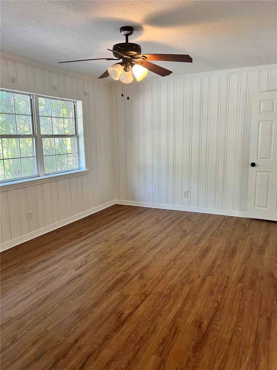 Listing photo id 12 for 212 Forest Park Avenue