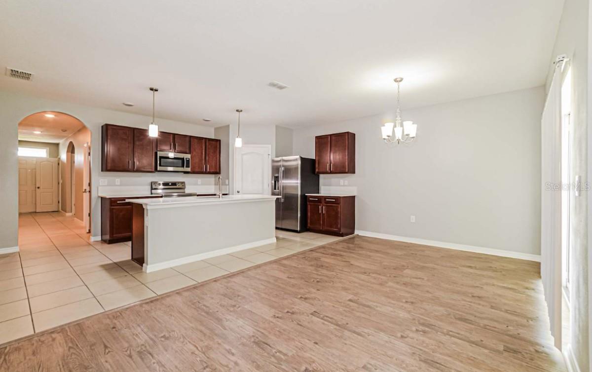 Listing photo id 1 for 212 Forest Park Avenue