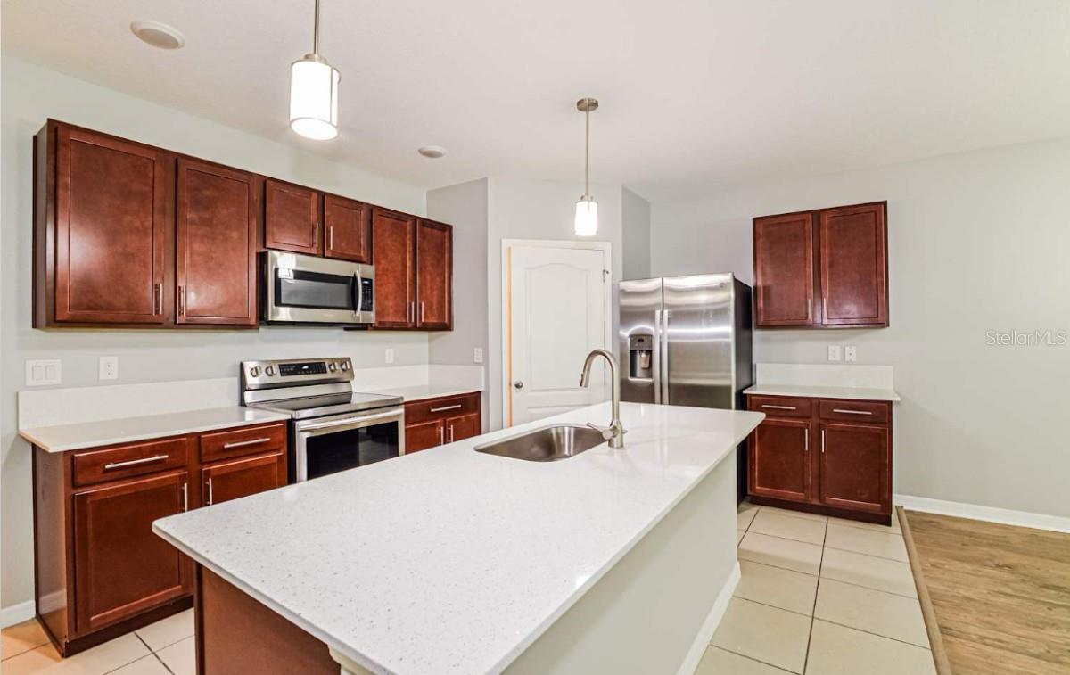 Listing photo id 2 for 212 Forest Park Avenue