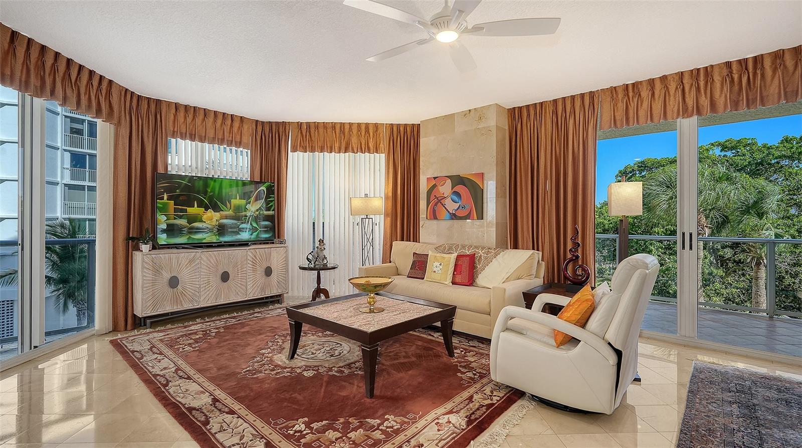 Image 11 of 40 For 1800 Benjamin Franklin Drive B207