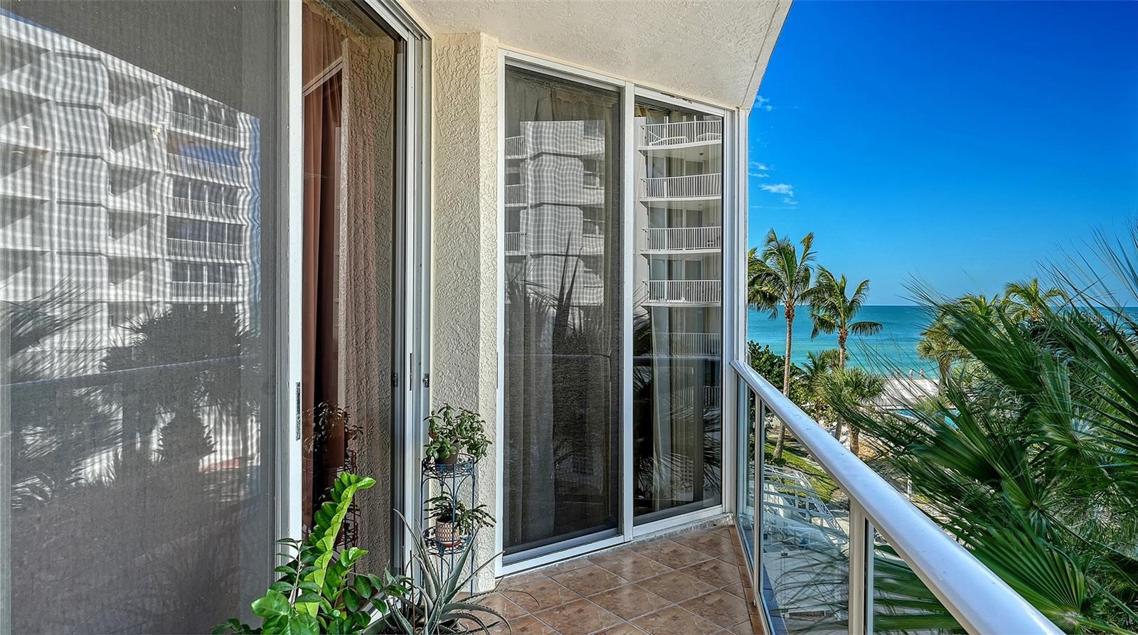 Image 17 of 40 For 1800 Benjamin Franklin Drive B207