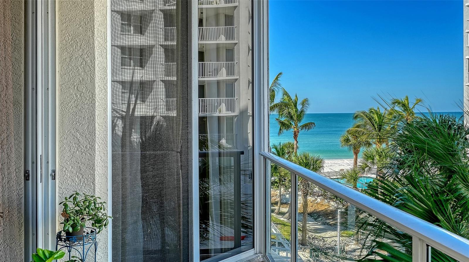 Image 6 of 40 For 1800 Benjamin Franklin Drive B207