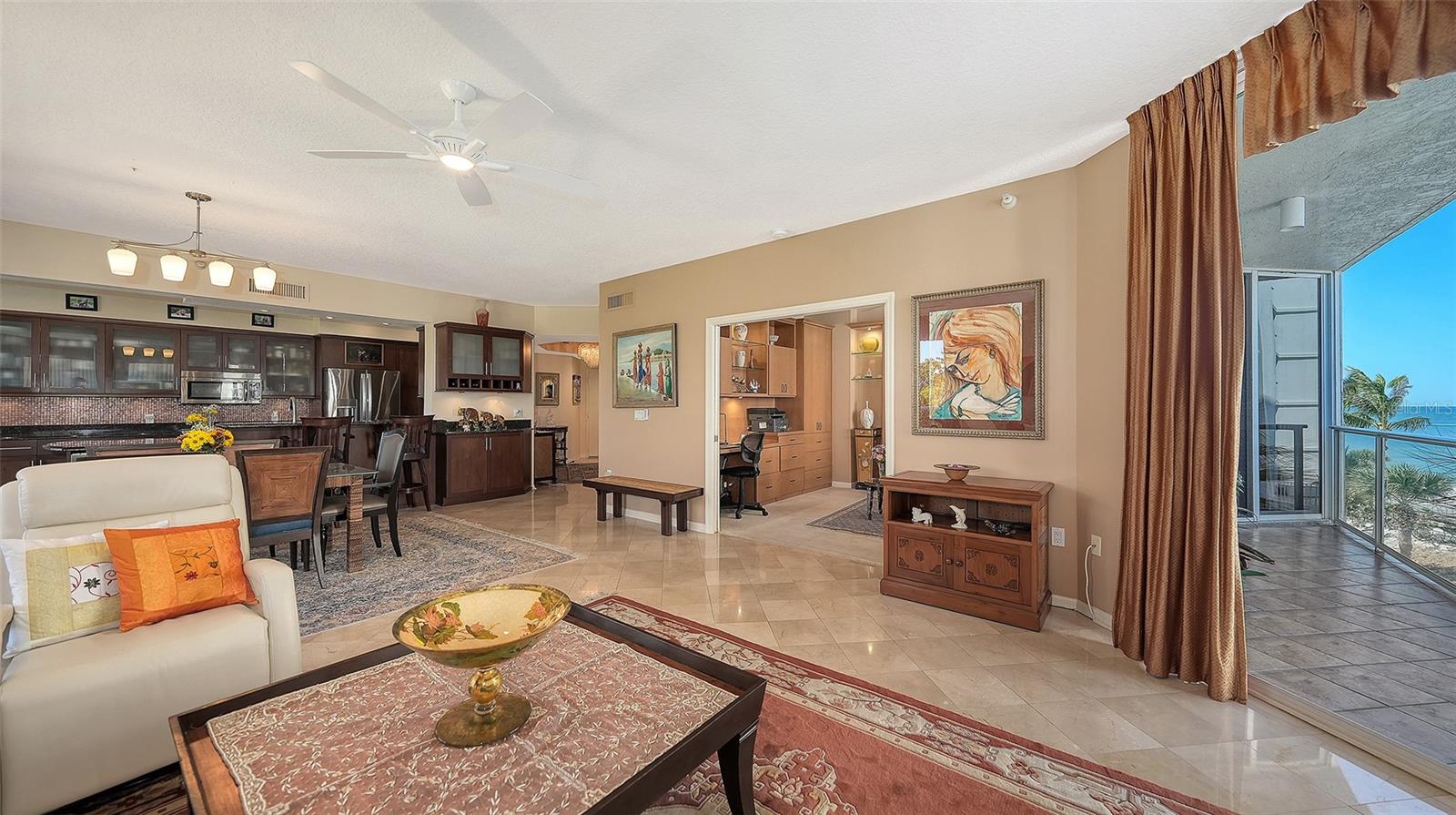 Image 7 of 40 For 1800 Benjamin Franklin Drive B207