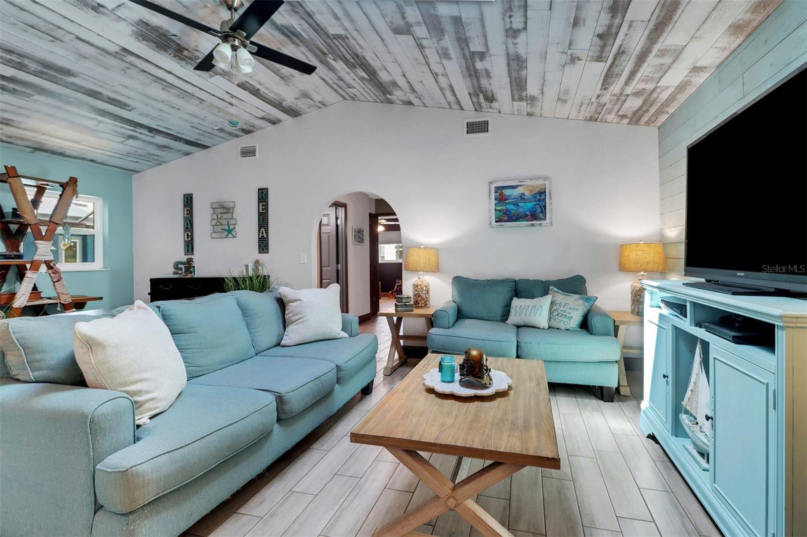 Image 12 of 36 For 23088 Allen Avenue