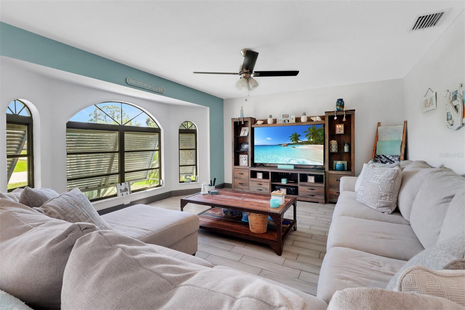 Image 16 of 36 For 23088 Allen Avenue