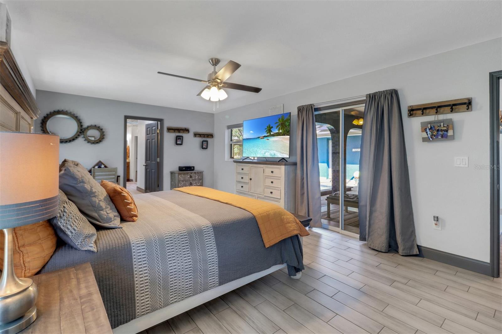 Image 20 of 36 For 23088 Allen Avenue