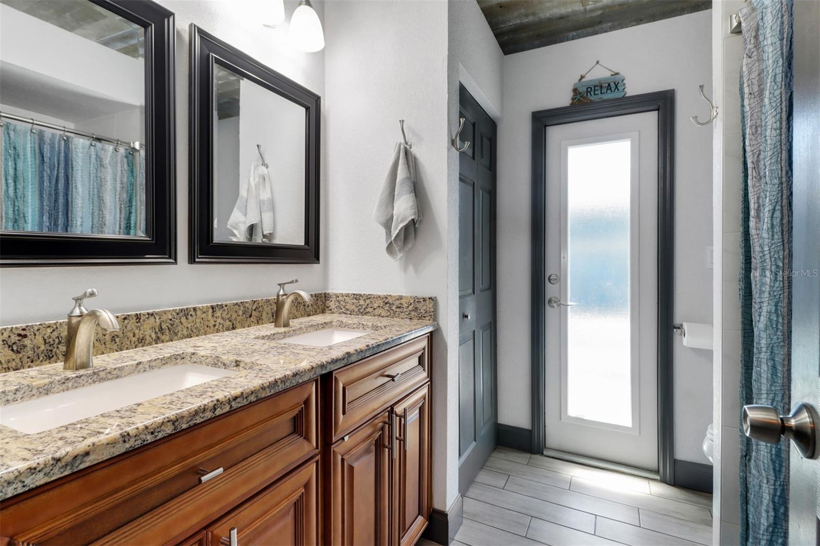 Image 25 of 36 For 23088 Allen Avenue