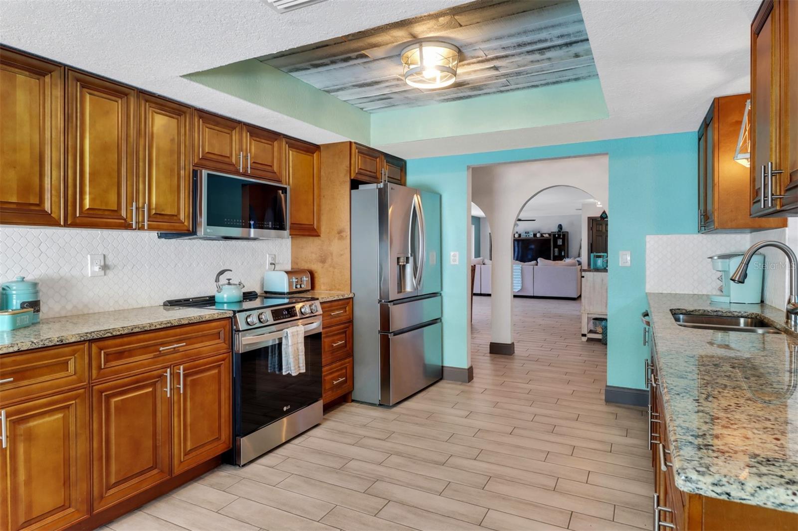 Image 7 of 36 For 23088 Allen Avenue