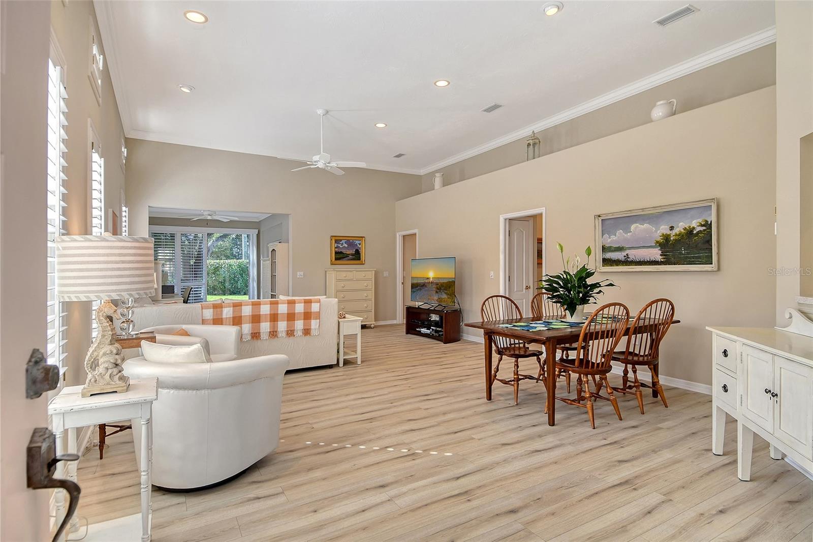 Image 5 of 72 For 3770 Amapola Lane