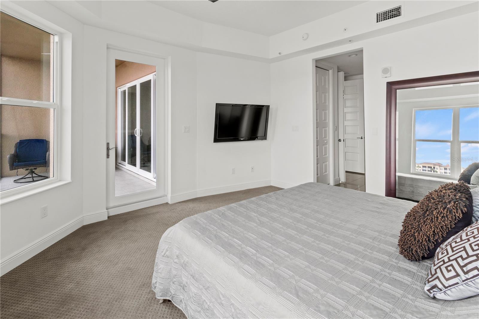 Image 21 of 42 For 10520 Boardwalk Loop 302