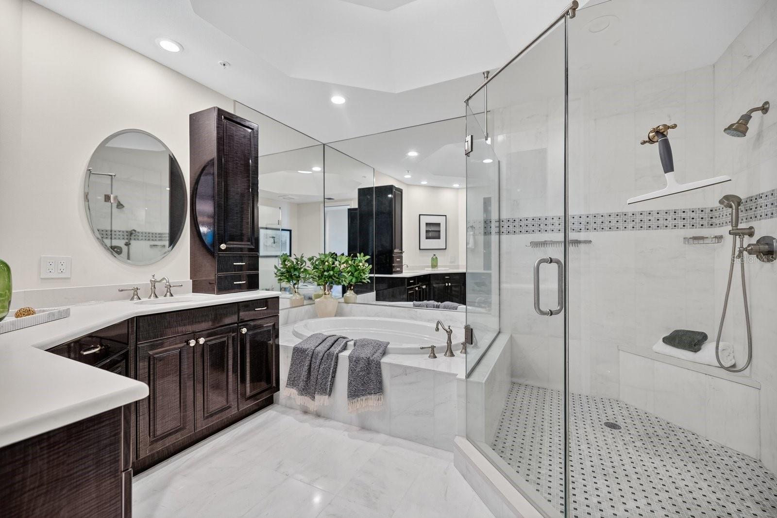 Image 19 of 98 For 415 L Ambiance Drive C403