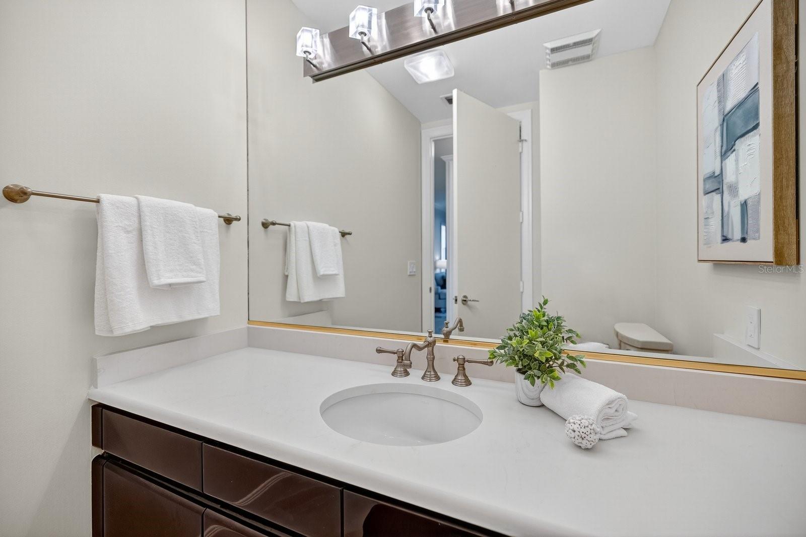 Image 22 of 98 For 415 L Ambiance Drive C403