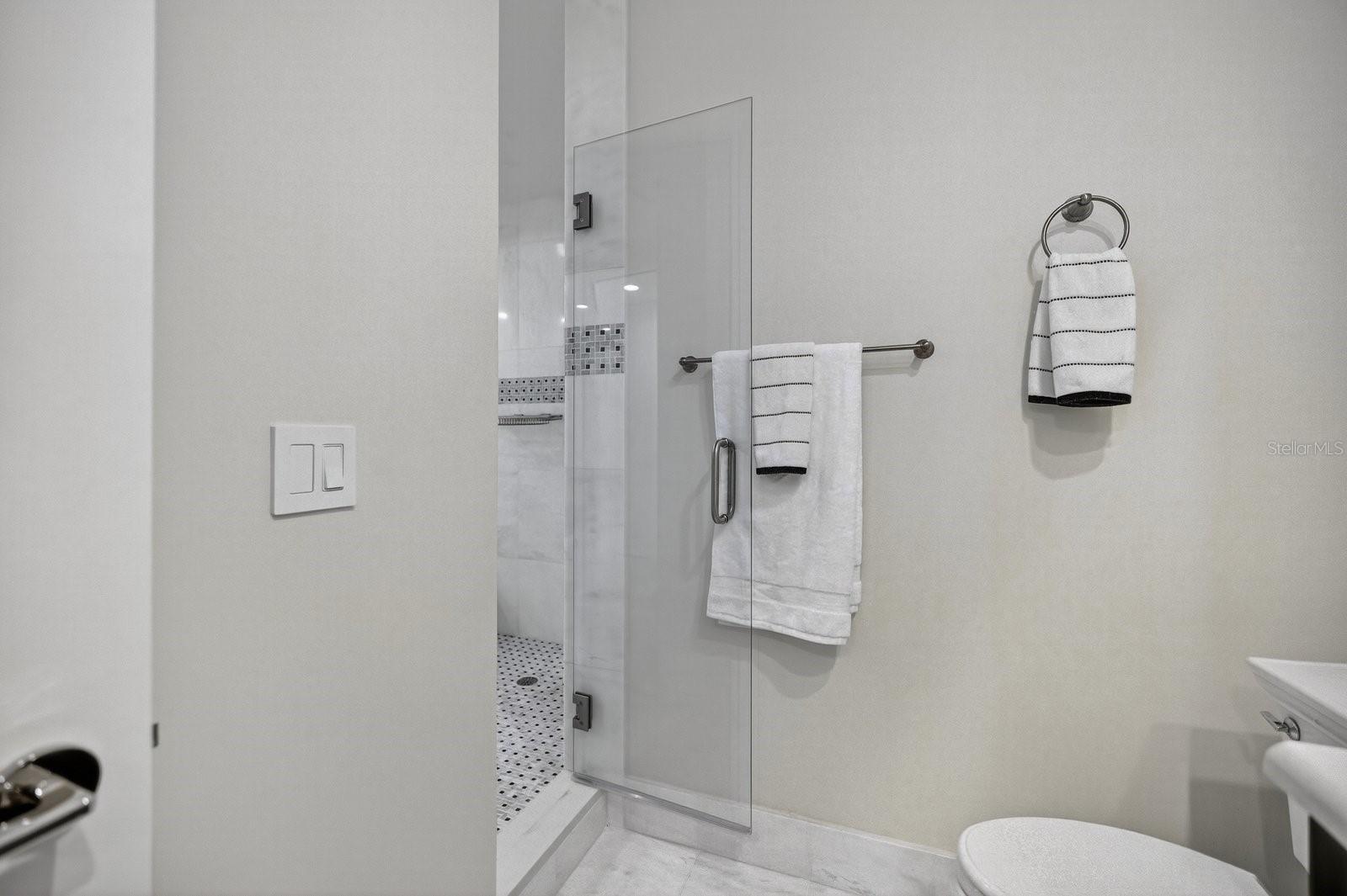 Image 23 of 98 For 415 L Ambiance Drive C403