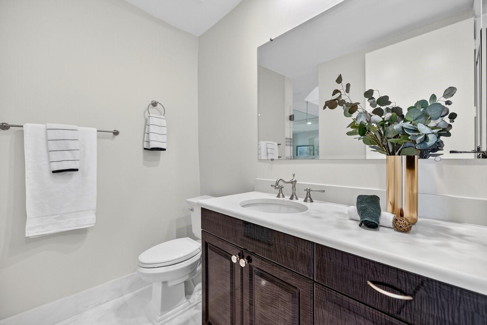 Image 30 of 98 For 415 L Ambiance Drive C403