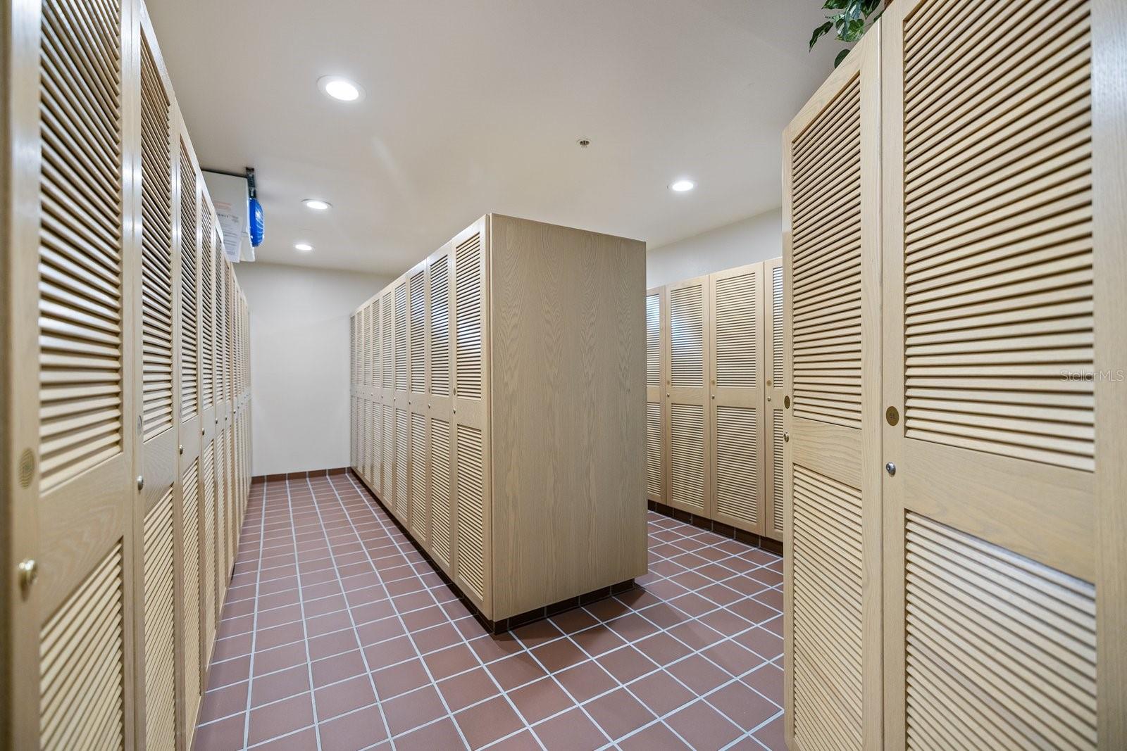 Image 48 of 98 For 415 L Ambiance Drive C403
