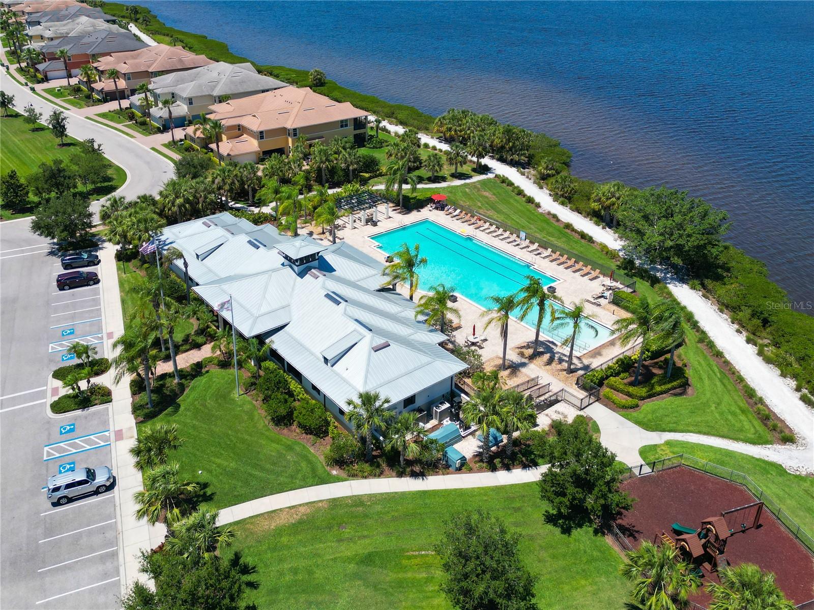Image 30 of 74 For 910 Tidewater Shores Loop 102