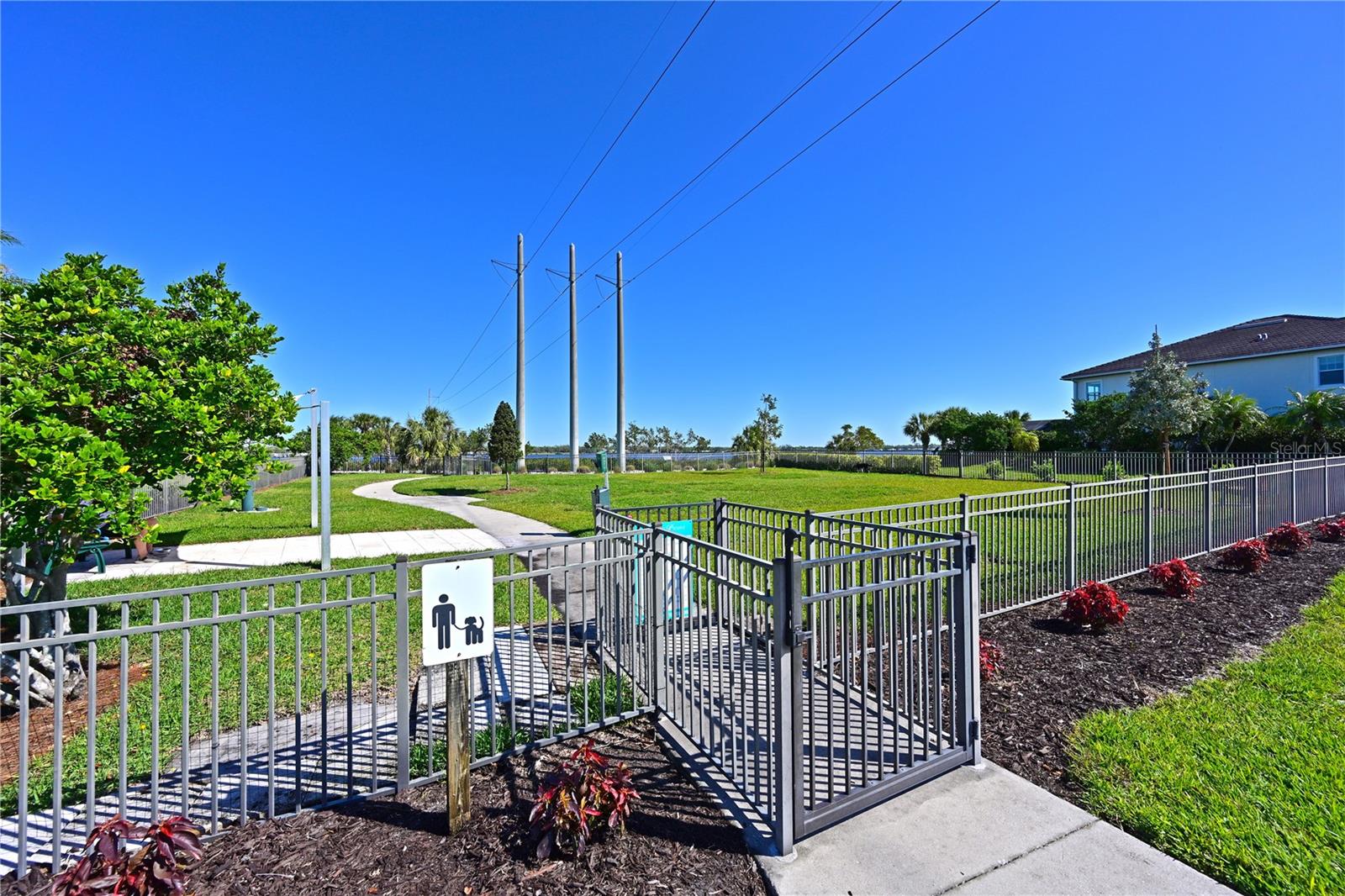Image 40 of 74 For 910 Tidewater Shores Loop 102