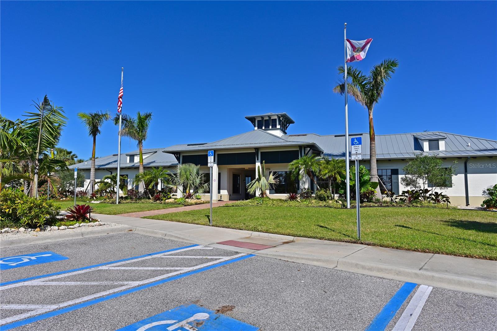 Image 41 of 74 For 910 Tidewater Shores Loop 102