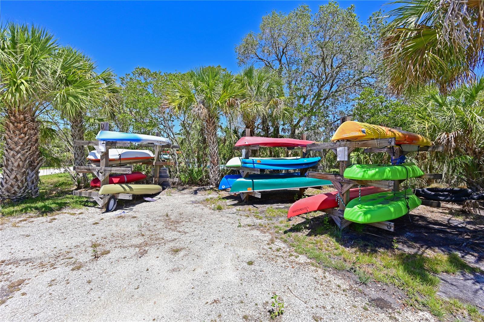 Image 47 of 74 For 910 Tidewater Shores Loop 102