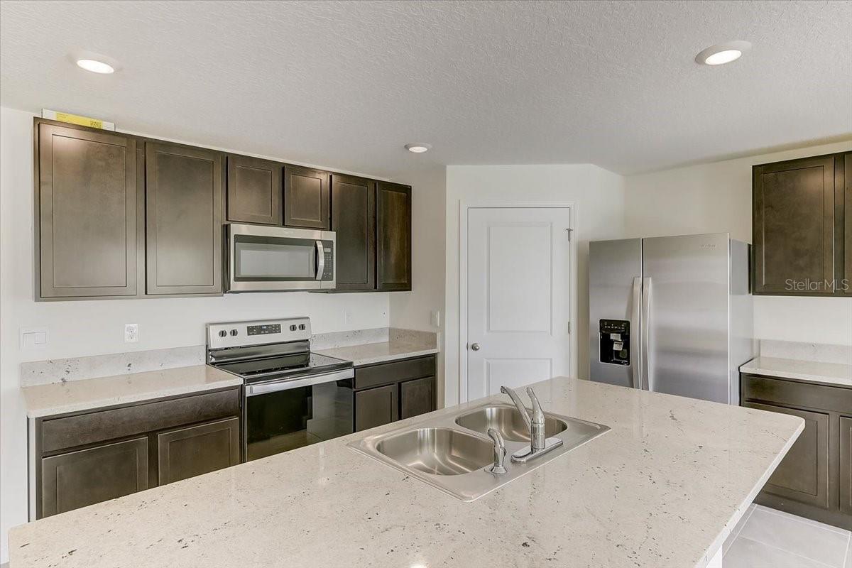 Image 11 of 40 For 5278 Rocky Coast Place