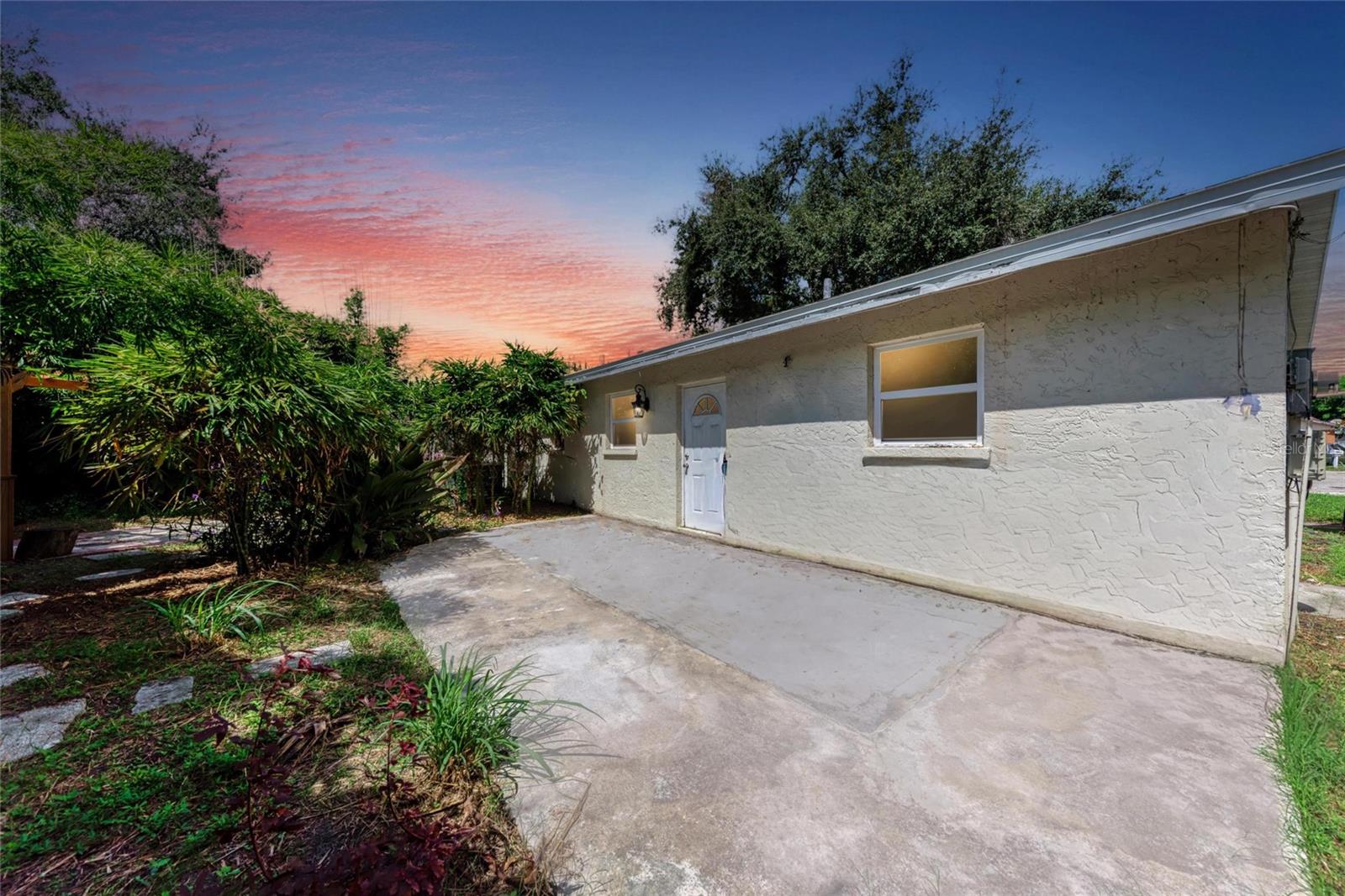 Image 29 of 34 For 6520 3rd Avenue Ne