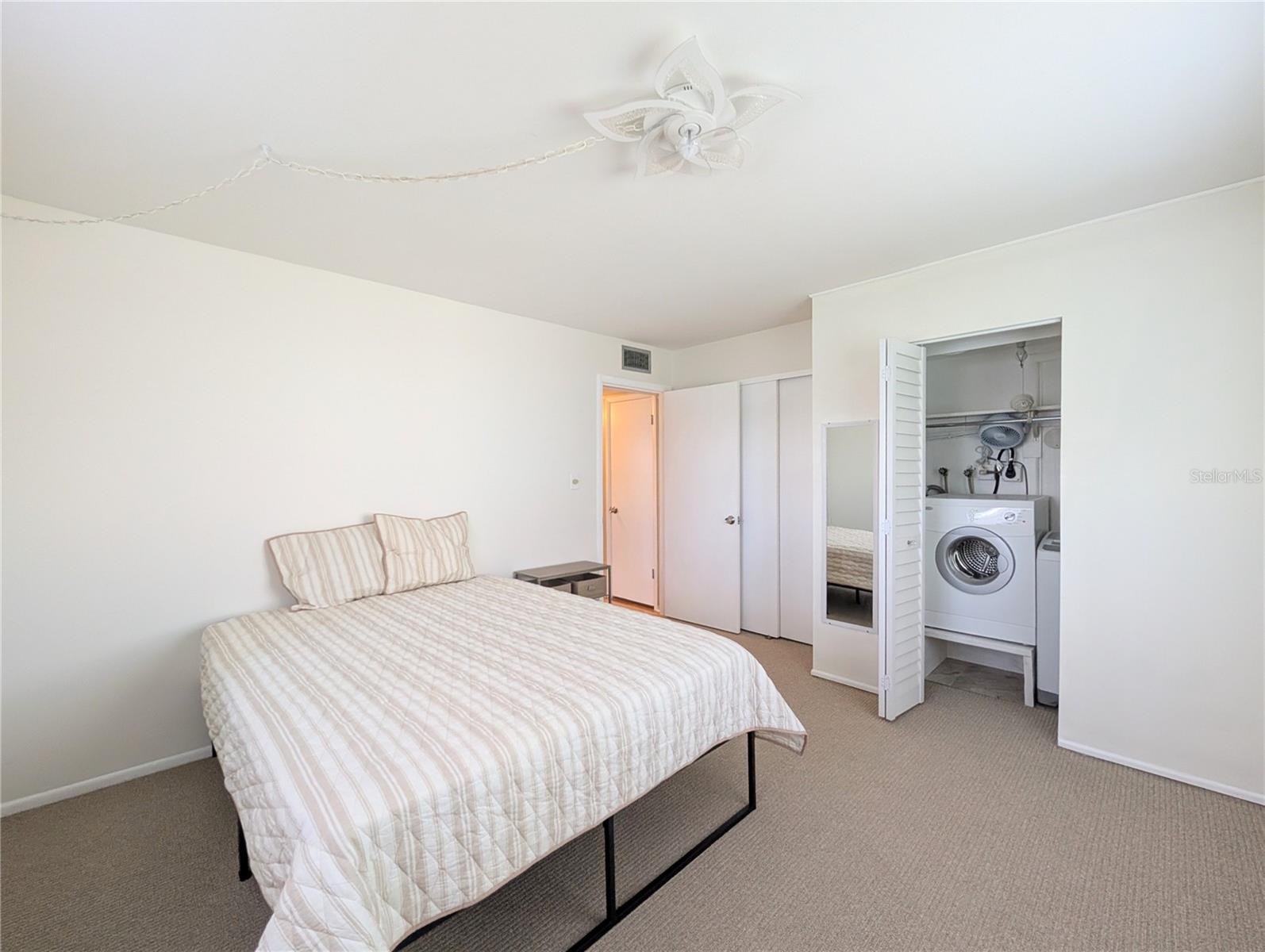 Image 15 of 23 For 5855 Palm Lane B21