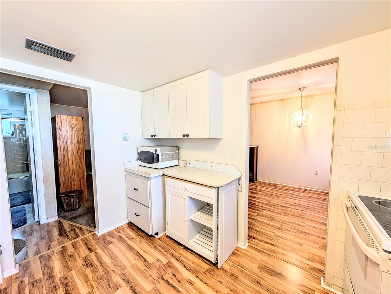Image 3 of 23 For 5855 Palm Lane B21