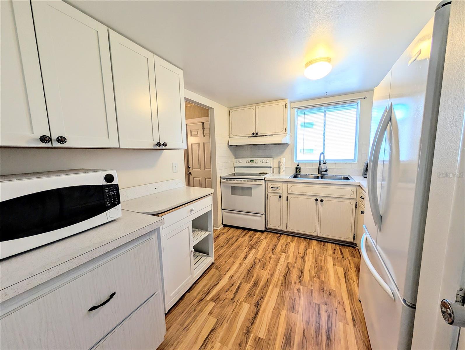 Image 4 of 23 For 5855 Palm Lane B21