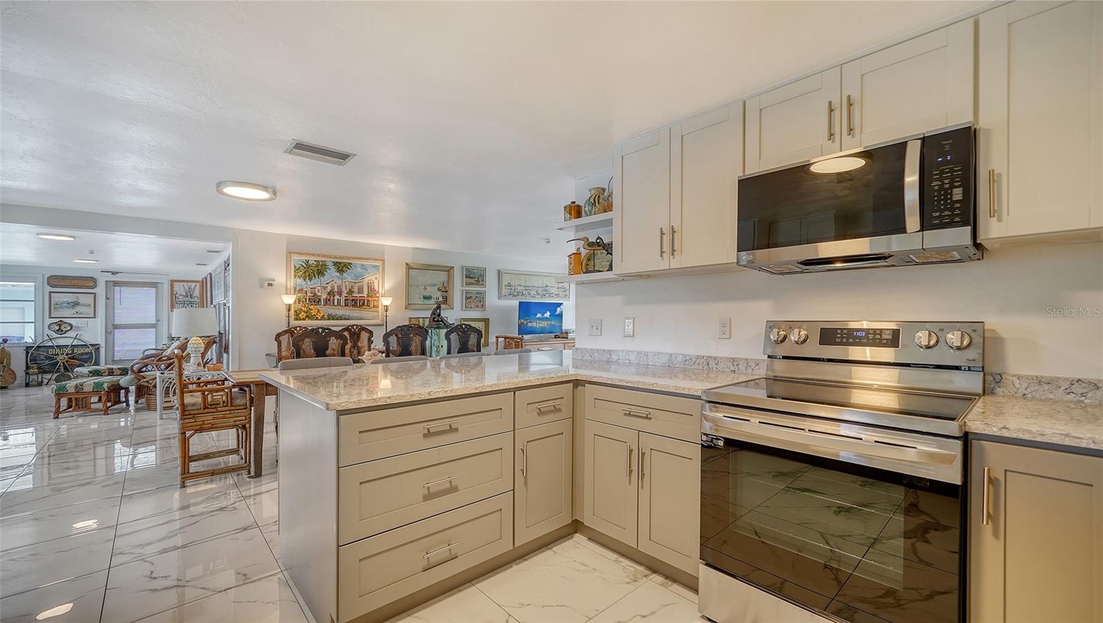 Image 13 of 51 For 641 Coral Drive