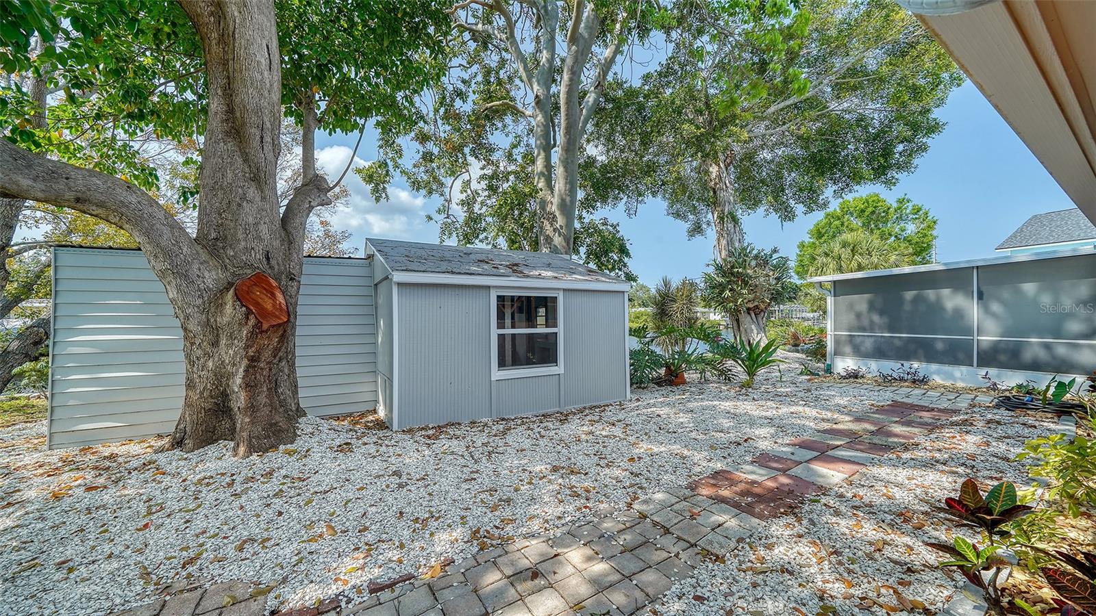 Image 33 of 51 For 641 Coral Drive