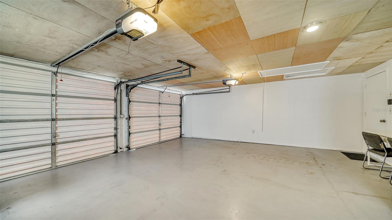 Image 36 of 51 For 641 Coral Drive