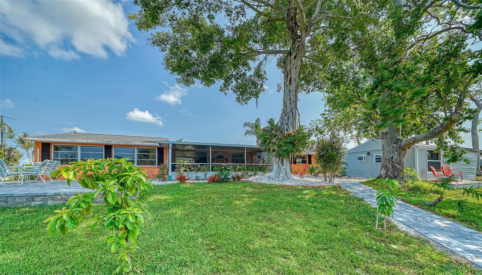 Image 37 of 51 For 641 Coral Drive