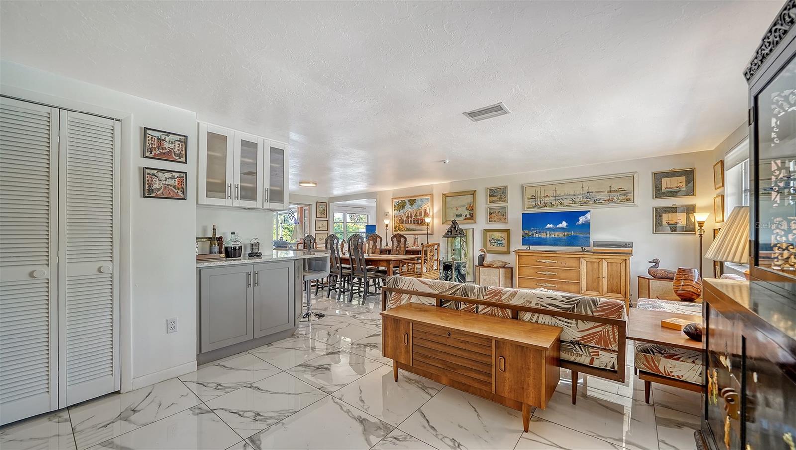 Image 4 of 51 For 641 Coral Drive