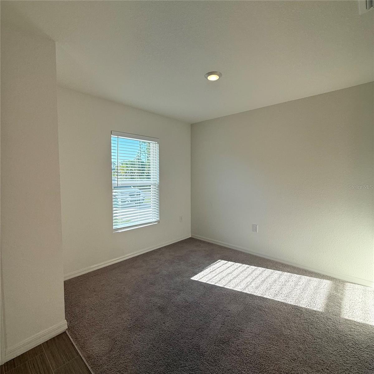 Image 10 of 27 For 1542 Log Lane