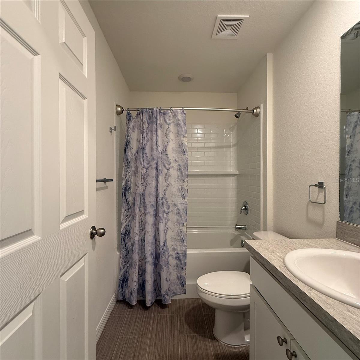 Image 22 of 27 For 1542 Log Lane