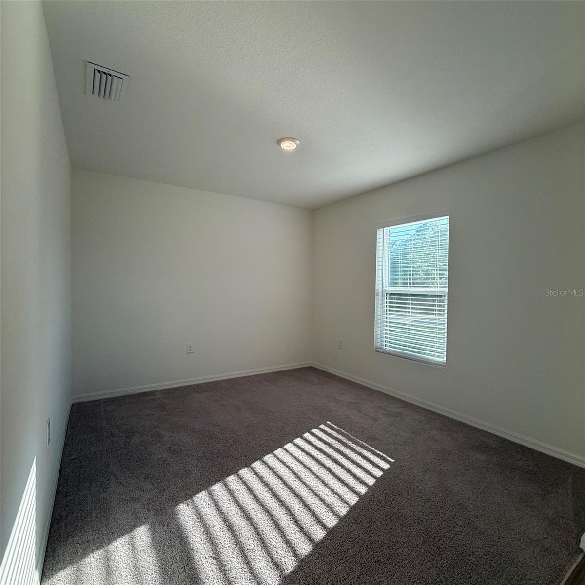 Image 9 of 27 For 1542 Log Lane