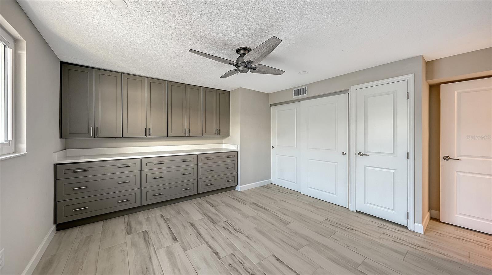 Image 13 of 39 For 738 El Centro