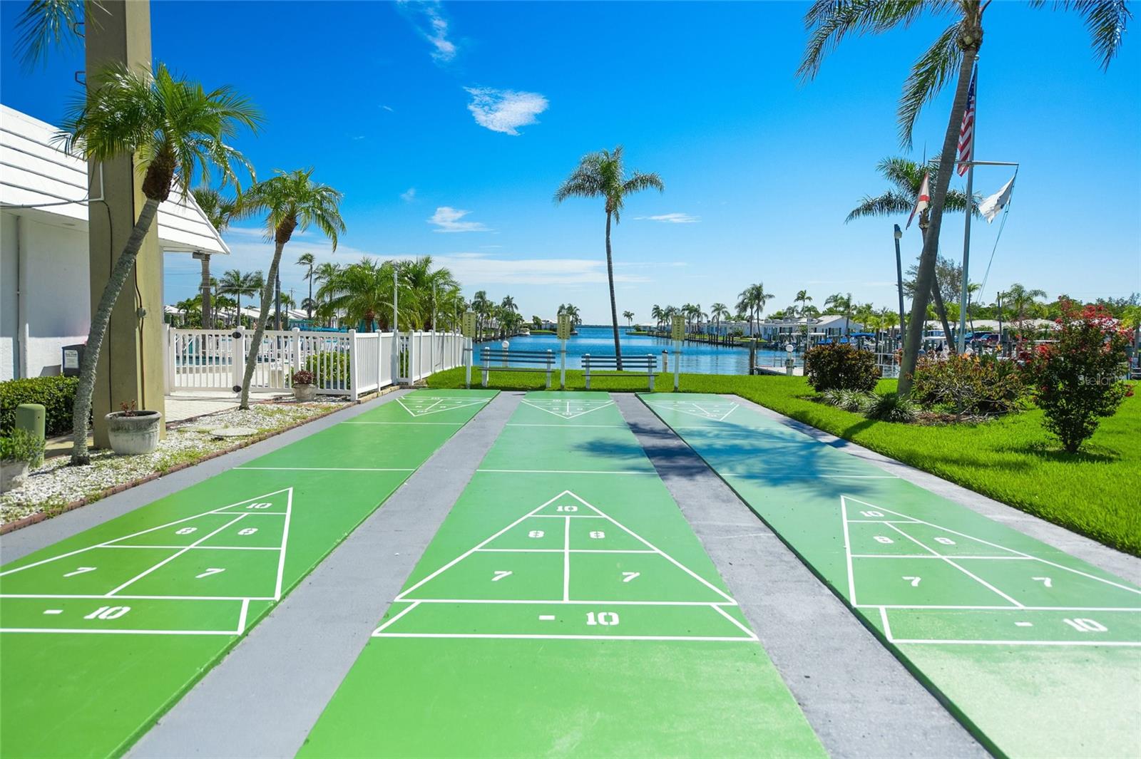 Image 26 of 39 For 738 El Centro