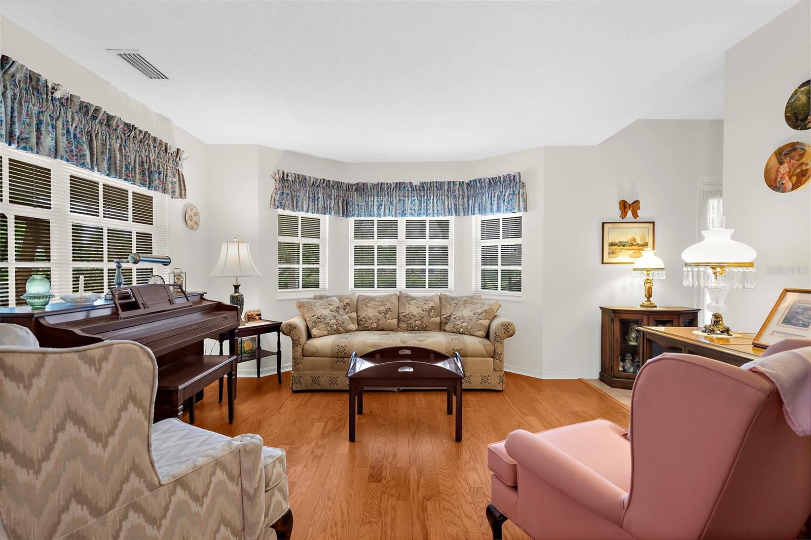 Image 18 of 43 For 7312 7th Avenue Nw