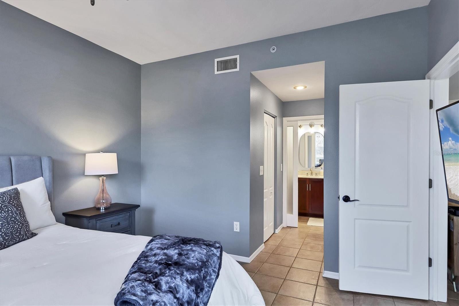 Image 24 of 78 For 8735 Olde Hickory Avenue 8108