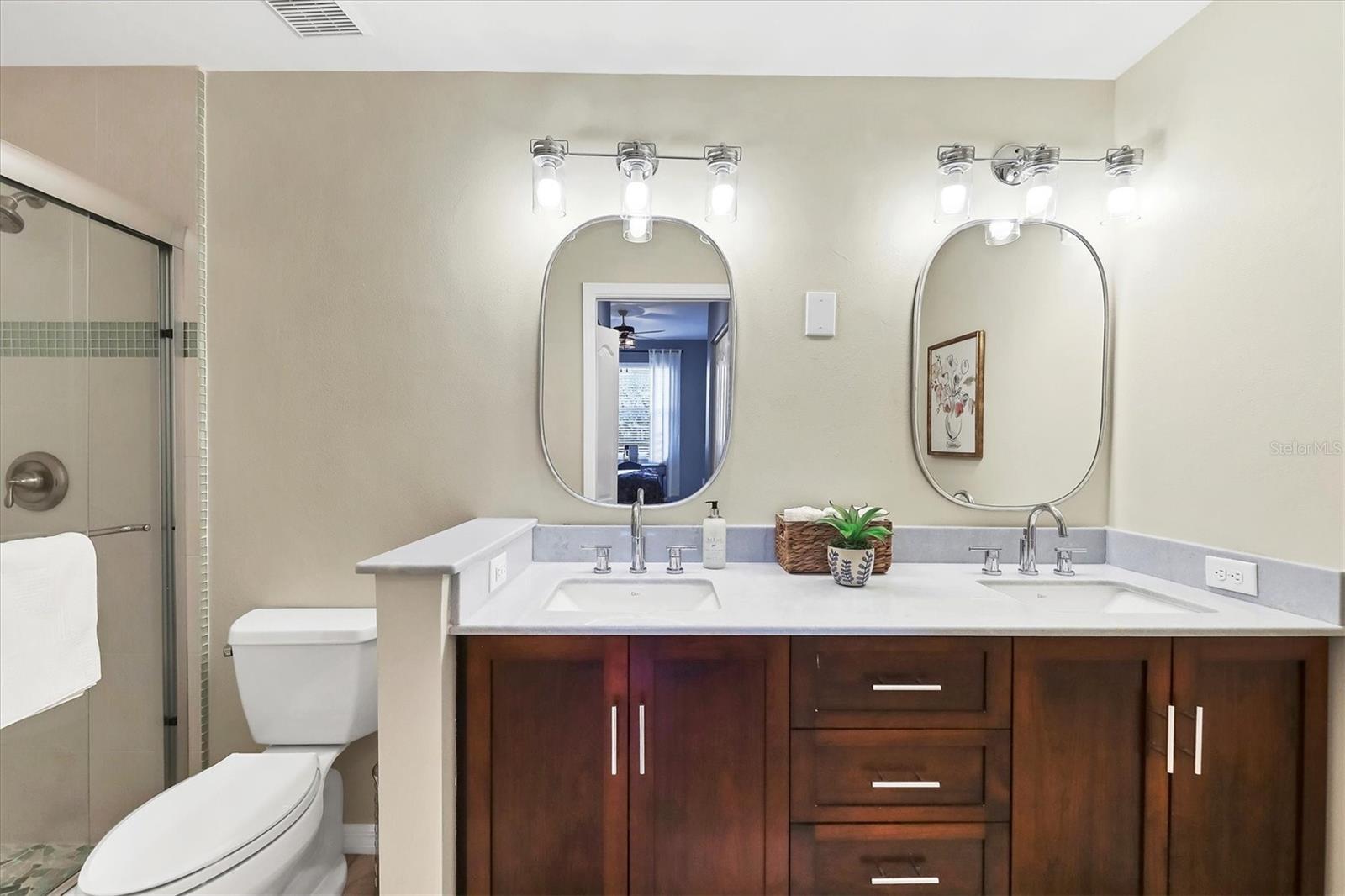 Image 26 of 78 For 8735 Olde Hickory Avenue 8108