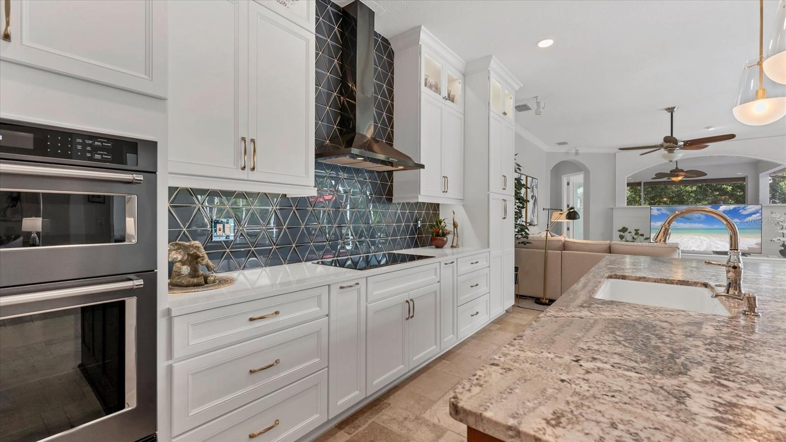 Image 18 of 76 For 9979 Cherry Hills Avenue Circle