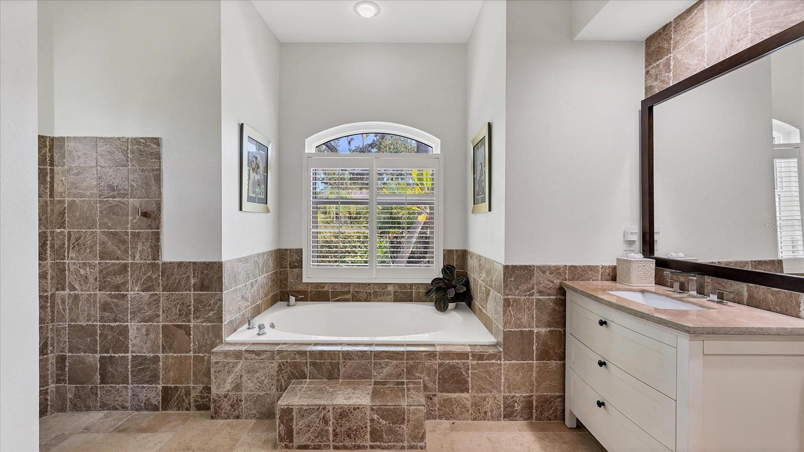 Image 31 of 76 For 9979 Cherry Hills Avenue Circle