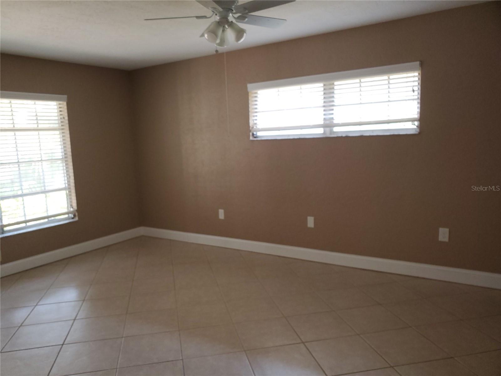 Image 7 of 18 For 3331 Sea View Street
