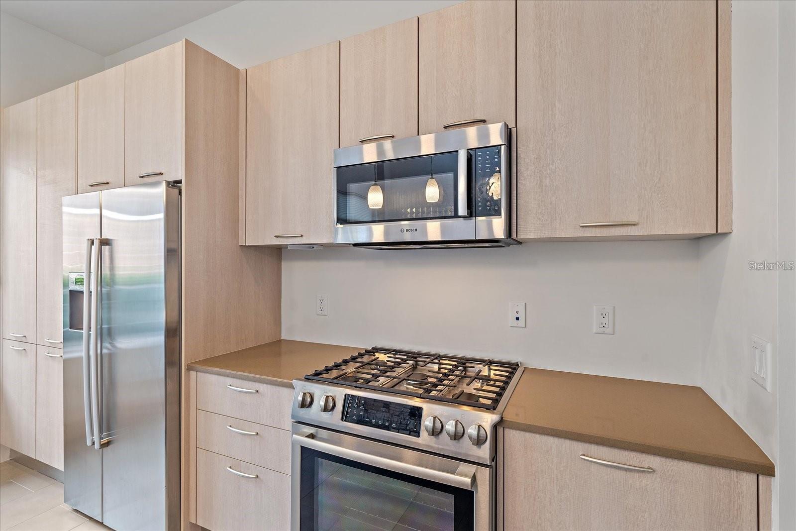Image 10 of 34 For 232 Cosmopolitan Court