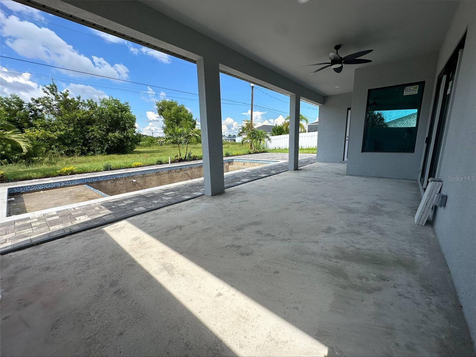 Image 3 of 32 For 419 4th Terrace