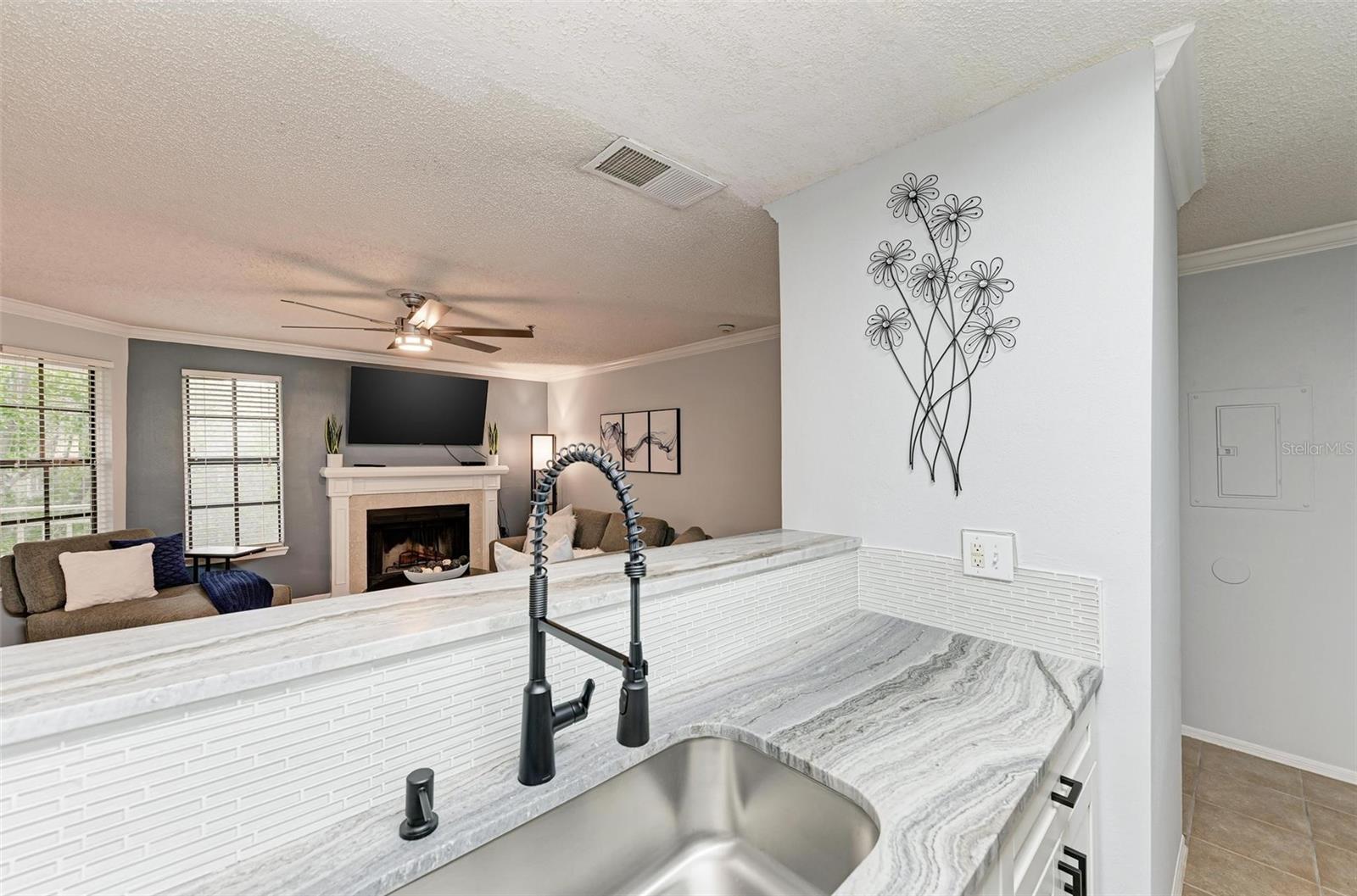 Image 10 of 18 For 1000 Horatio Street 303