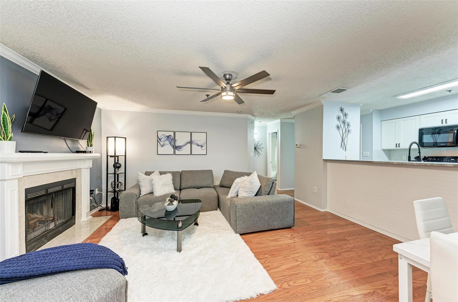 Image 3 of 18 For 1000 Horatio Street 303
