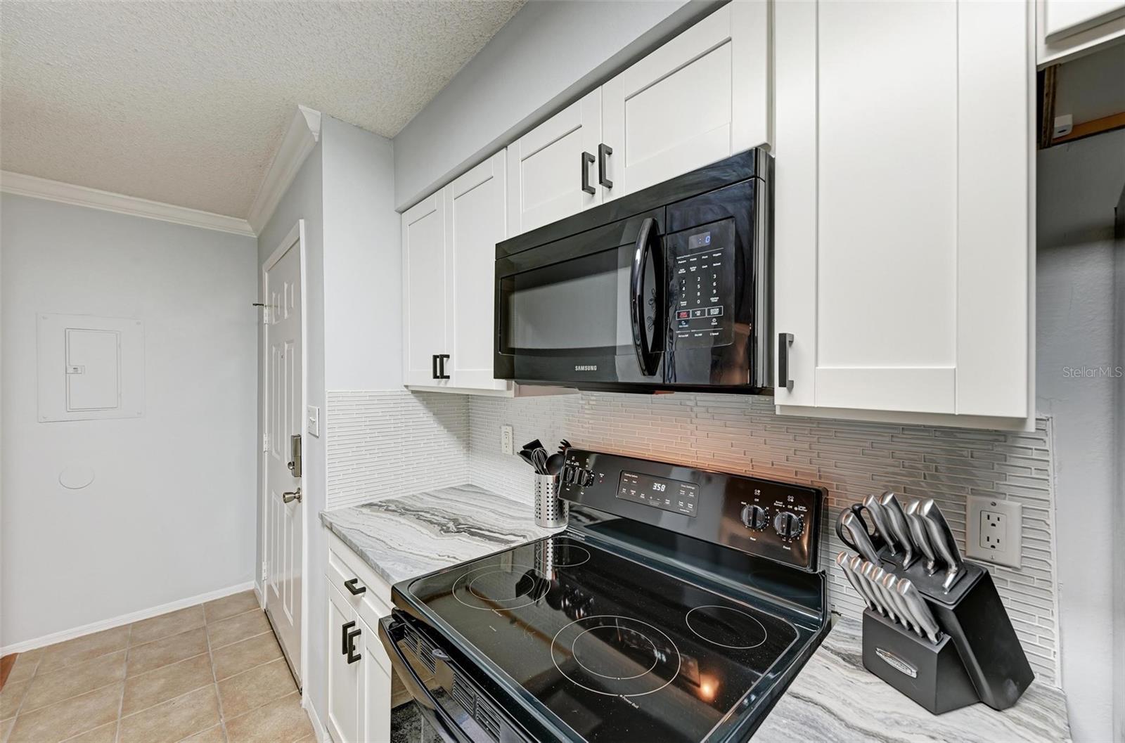 Image 9 of 18 For 1000 Horatio Street 303
